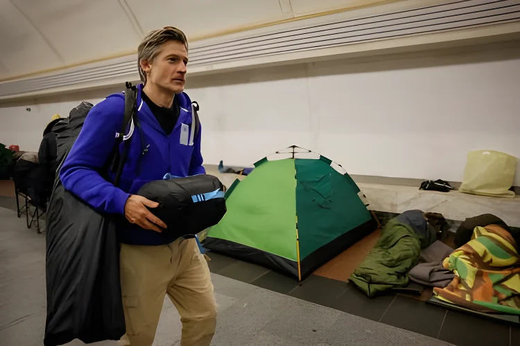 Actor Nikolaj Coster Waldau Prepares 146837137