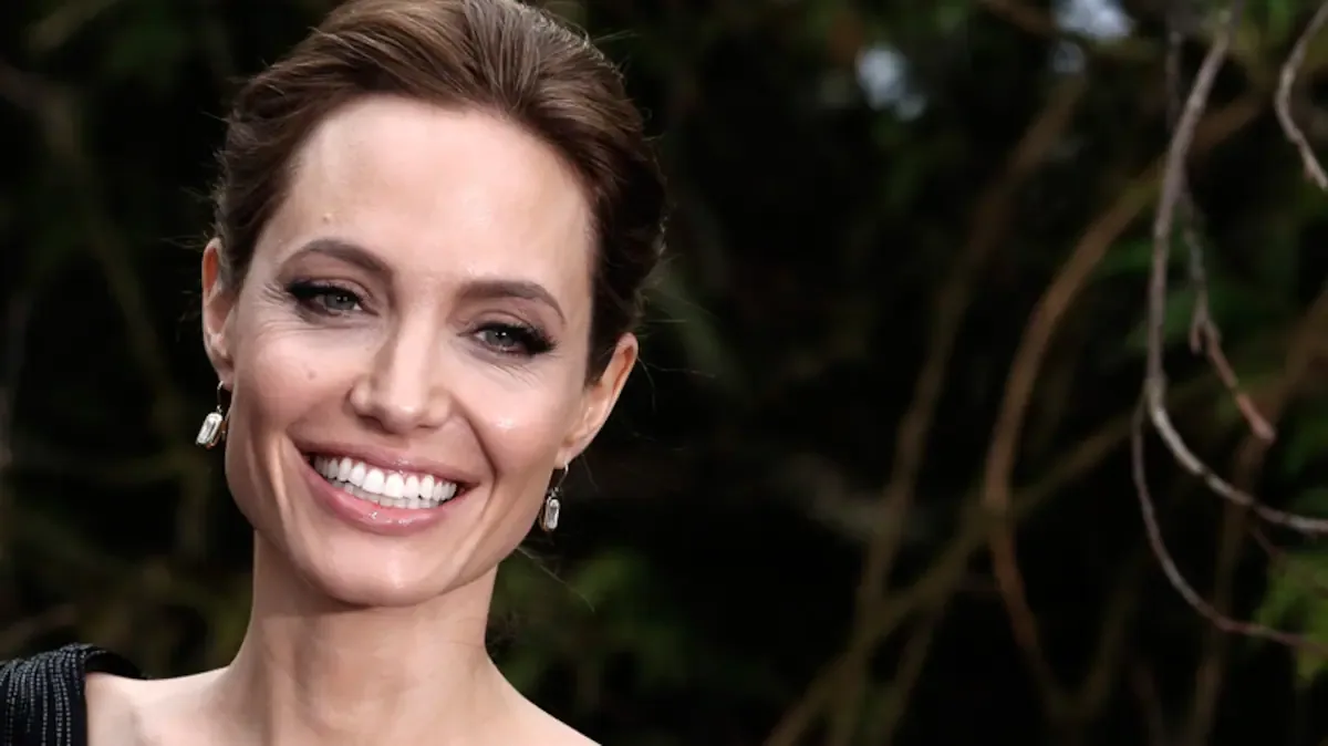 Angelina Jolie deja atrás a Brad Pitt: ¿Quién es el nuevo y famoso novio de la actriz?