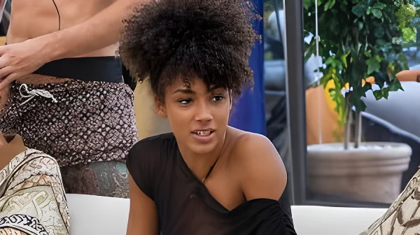 Megan Ria 7